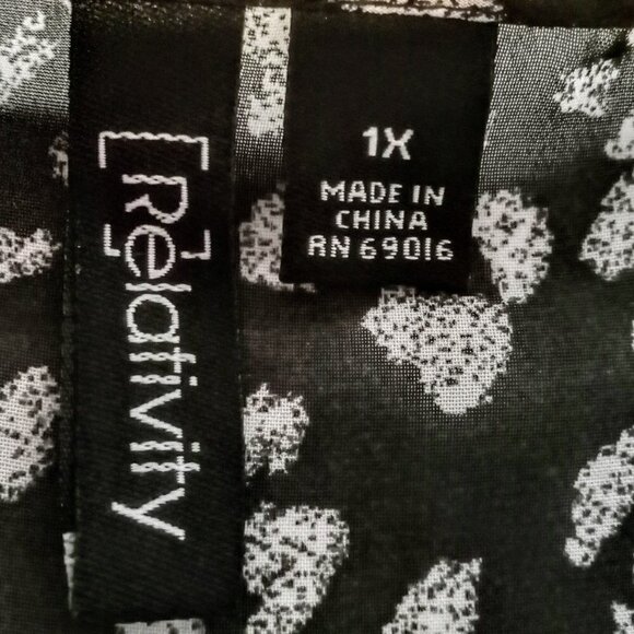 Relativity B&W Print Ruffle Front Cap Sleeve Top - Picture 4 of 7